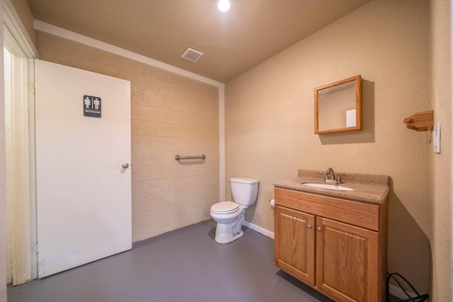 2130 Railroad Avenue, Redding, CA 96001