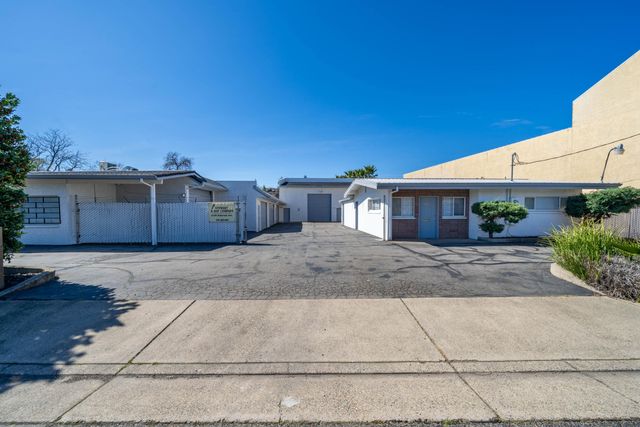 2130 Railroad Avenue, Redding, CA 96001