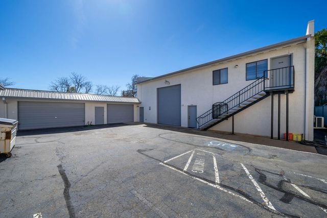 2130 Railroad Avenue, Redding, CA 96001