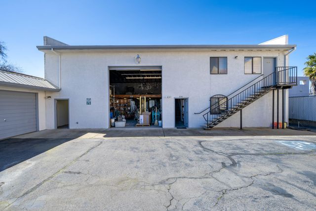 2130 Railroad Avenue, Redding, CA 96001