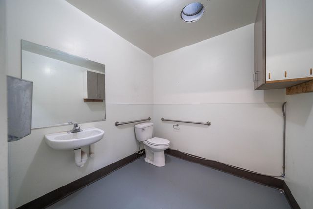 2130 Railroad Avenue, Redding, CA 96001