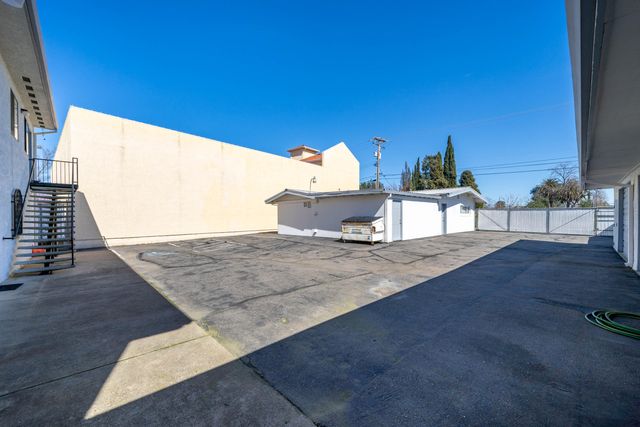 2130 Railroad Avenue, Redding, CA 96001