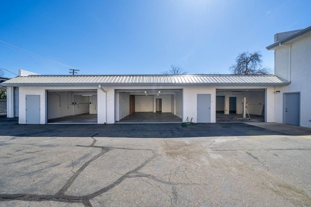 2130 Railroad Avenue, Redding, CA 96001