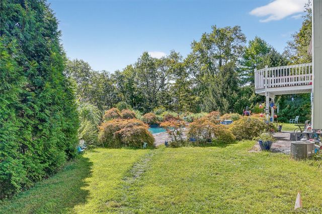 986 Cliff Avenue, Yorktown Heights, NY 10598