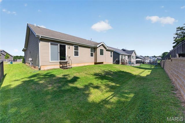 156 Hidden Bluffs Drive, Lake St Louis, MO 63367
