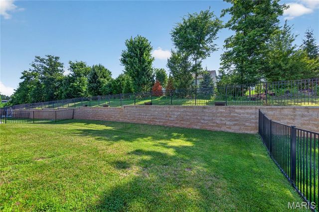 156 Hidden Bluffs Drive, Lake St Louis, MO 63367