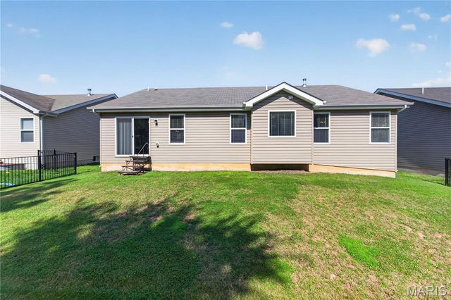 156 Hidden Bluffs Drive, Lake St Louis, MO 63367