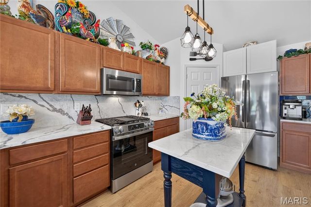 156 Hidden Bluffs Drive, Lake St Louis, MO 63367