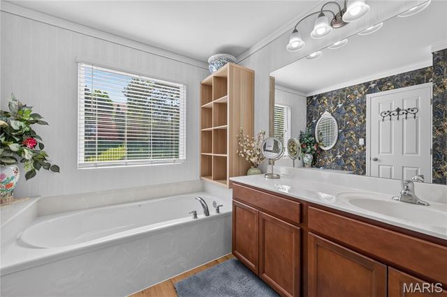156 Hidden Bluffs Drive, Lake St Louis, MO 63367