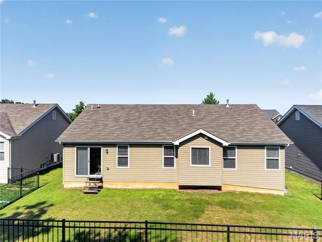 156 Hidden Bluffs Drive, Lake St Louis, MO 63367