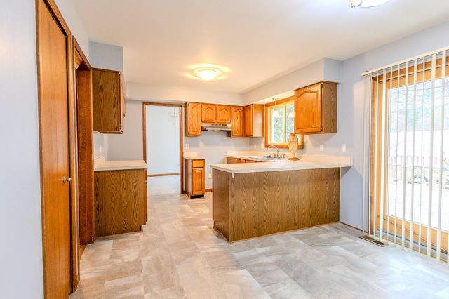 34508 Marina Court, Westland, MI 48185