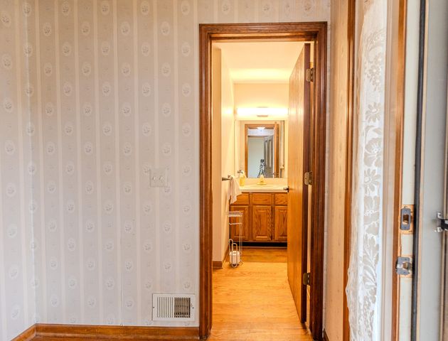 34508 Marina Court, Westland, MI 48185