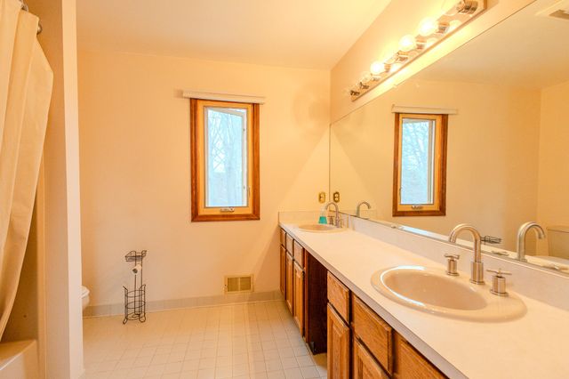 34508 Marina Court, Westland, MI 48185