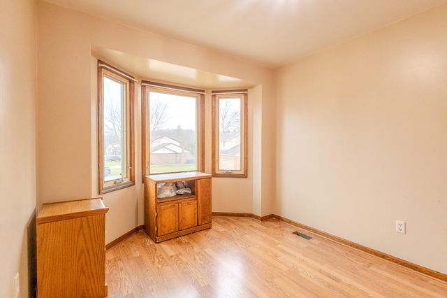 34508 Marina Court, Westland, MI 48185