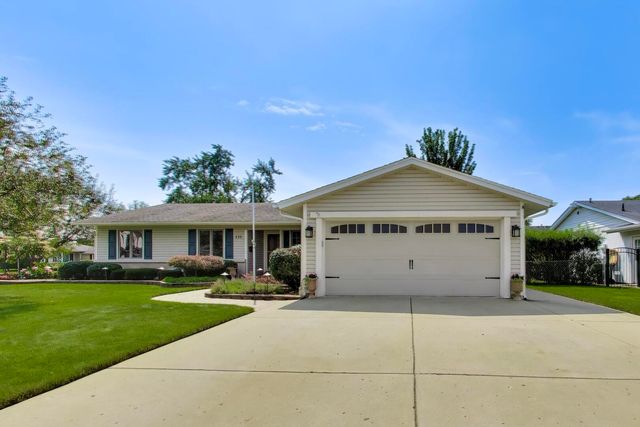 535 N Gateshead, Elk Grove Village, IL 60007