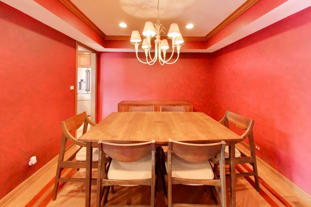 535 N Gateshead, Elk Grove Village, IL 60007