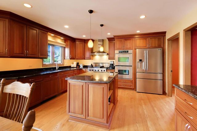 535 N Gateshead, Elk Grove Village, IL 60007
