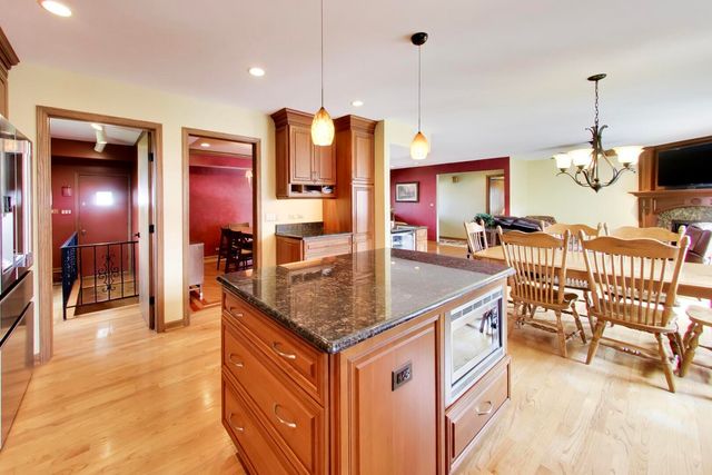 535 N Gateshead, Elk Grove Village, IL 60007