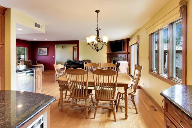 535 N Gateshead, Elk Grove Village, IL 60007