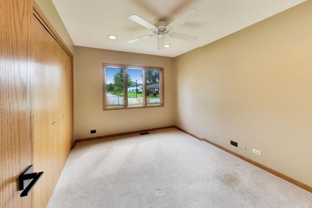 535 N Gateshead, Elk Grove Village, IL 60007