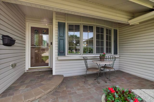 535 N Gateshead, Elk Grove Village, IL 60007