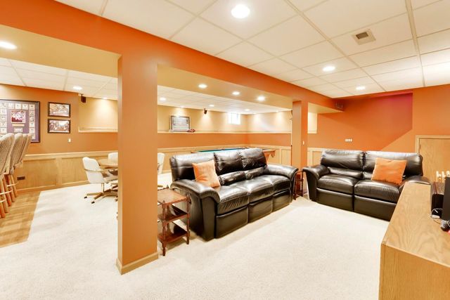 535 N Gateshead, Elk Grove Village, IL 60007