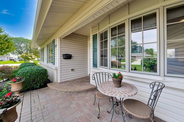 535 N Gateshead, Elk Grove Village, IL 60007