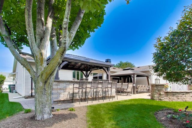 535 N Gateshead, Elk Grove Village, IL 60007