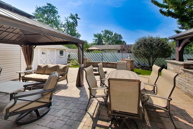 535 N Gateshead, Elk Grove Village, IL 60007