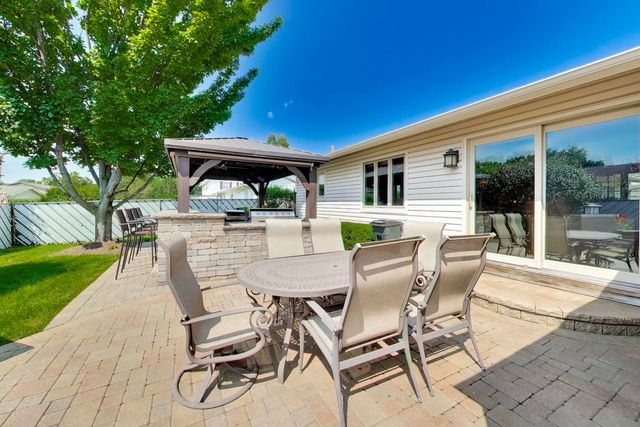 535 N Gateshead, Elk Grove Village, IL 60007