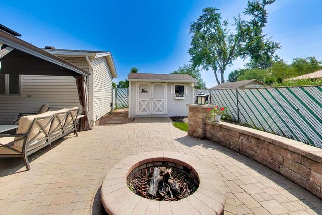 535 N Gateshead, Elk Grove Village, IL 60007