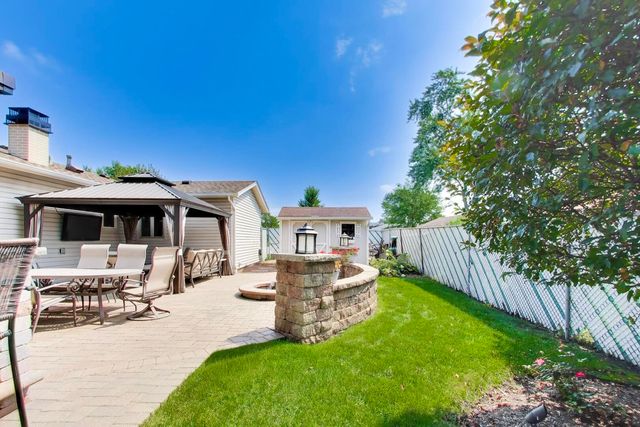 535 N Gateshead, Elk Grove Village, IL 60007