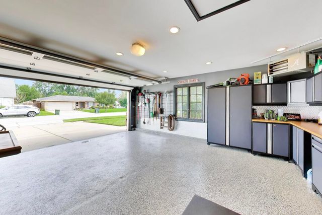 535 N Gateshead, Elk Grove Village, IL 60007