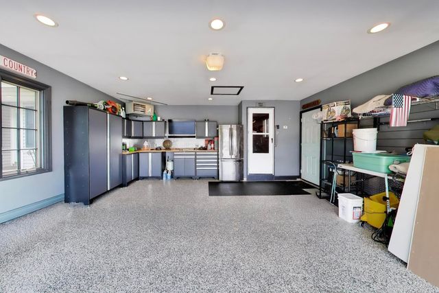 535 N Gateshead, Elk Grove Village, IL 60007