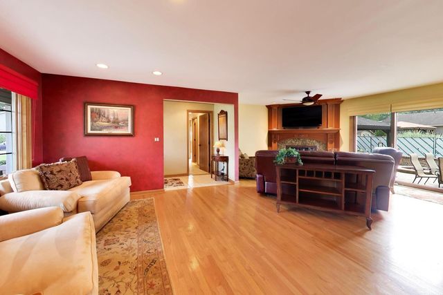 535 N Gateshead, Elk Grove Village, IL 60007