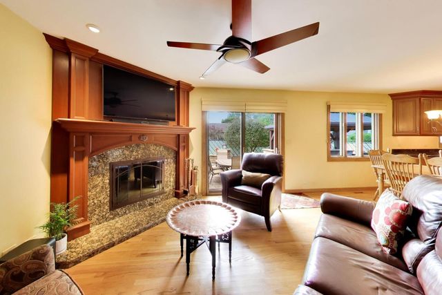 535 N Gateshead, Elk Grove Village, IL 60007