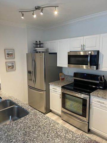 630 S Sapodilla Avenue 312, West Palm Beach, FL 33401