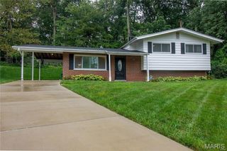627 Hickory Hollow Lane, St Louis, MO 63122