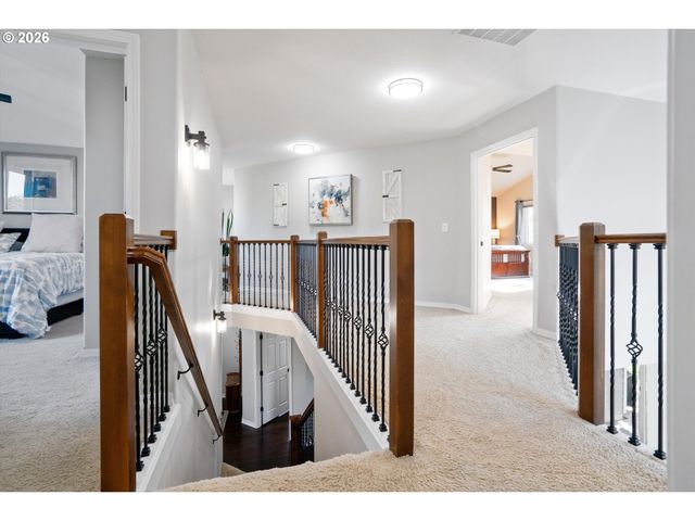 2137 N LEGACY Dr, Newberg, OR 97132