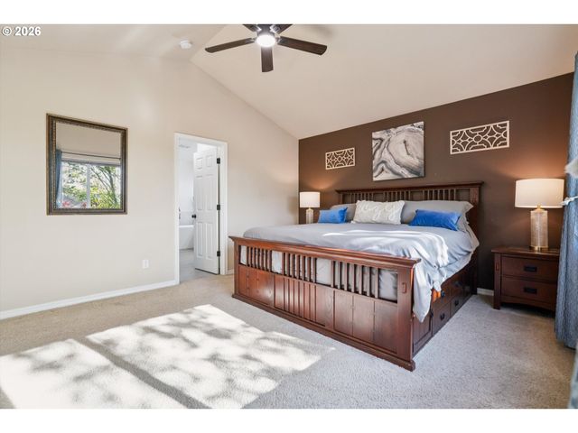 2137 N LEGACY Dr, Newberg, OR 97132