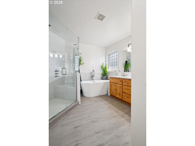2137 N LEGACY Dr, Newberg, OR 97132