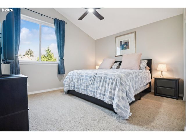 2137 N LEGACY Dr, Newberg, OR 97132