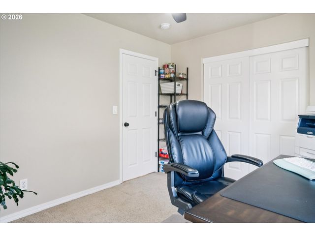 2137 N LEGACY Dr, Newberg, OR 97132
