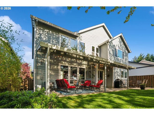 2137 N LEGACY Dr, Newberg, OR 97132
