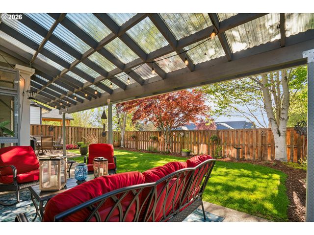 2137 N LEGACY Dr, Newberg, OR 97132