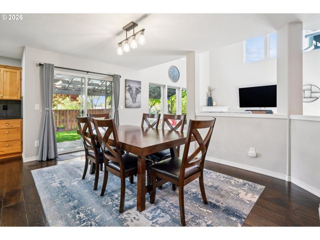 2137 N LEGACY Dr, Newberg, OR 97132