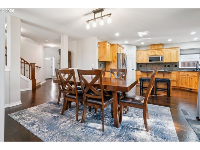 2137 N LEGACY Dr, Newberg, OR 97132
