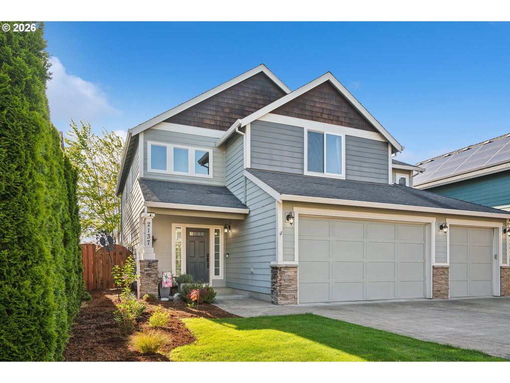 2137 N LEGACY Dr, Newberg, OR 97132