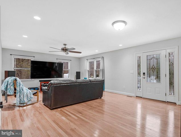 1327 GENERALS HWY, Crownsville, MD 21032