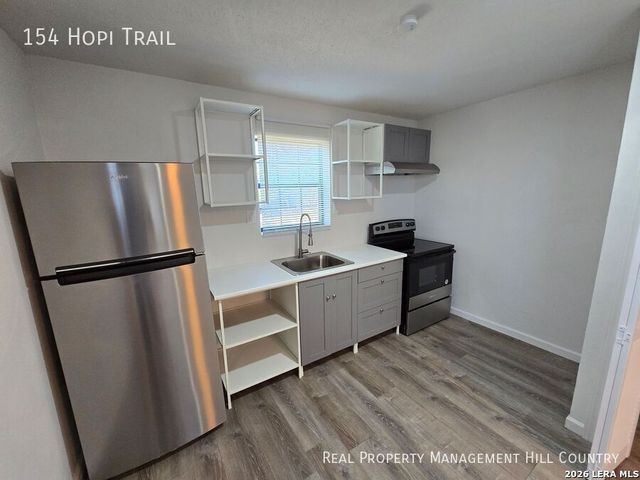 154 Hopi, Bandera, TX 78003